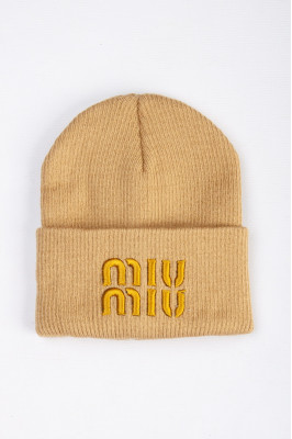 Шапка жіноча